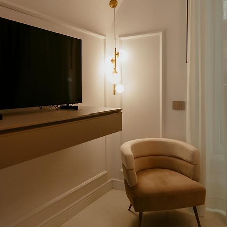 Luxury Apartment-Quartieri Spagn By Alux38 Naples Exterior photo
